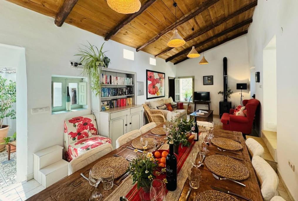 Вилла Almond Hill House Орхива Экстерьер фото