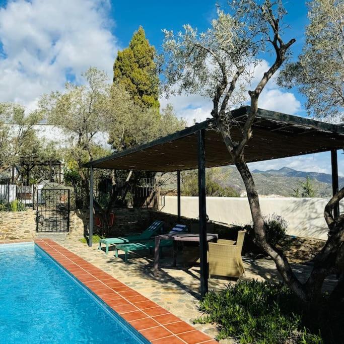Вилла Almond Hill House Орхива Экстерьер фото